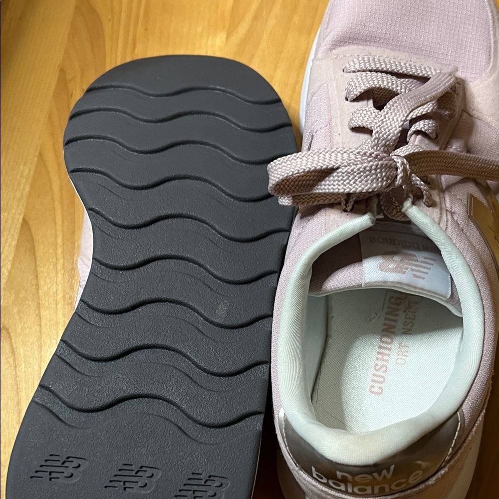 New Balance Women's Light Pink Sneakers - Picture 6 of 7